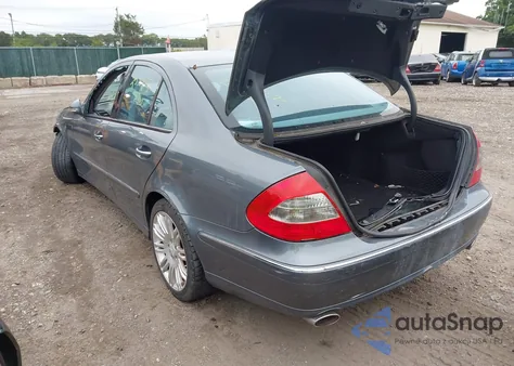2008 Mercedes-Benz E 350 4Matic z USA, uszkodzony, nr VIN WDBUF87X48B228955